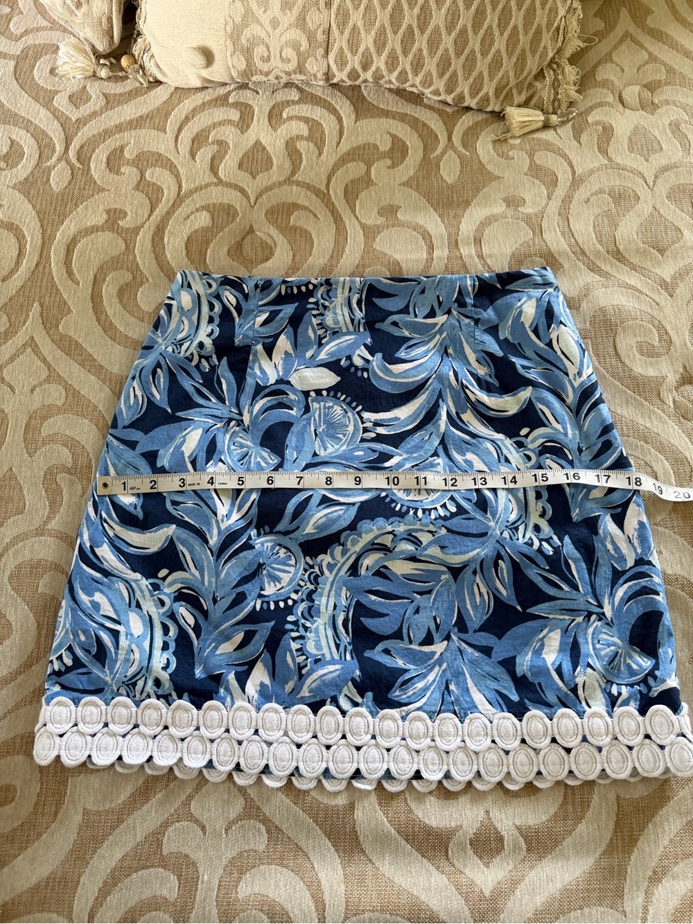 Lilly Pulitzer Size 4 Blue Tropical Floral Embroidered Trim Mini Skirt - Picture 12 of 16